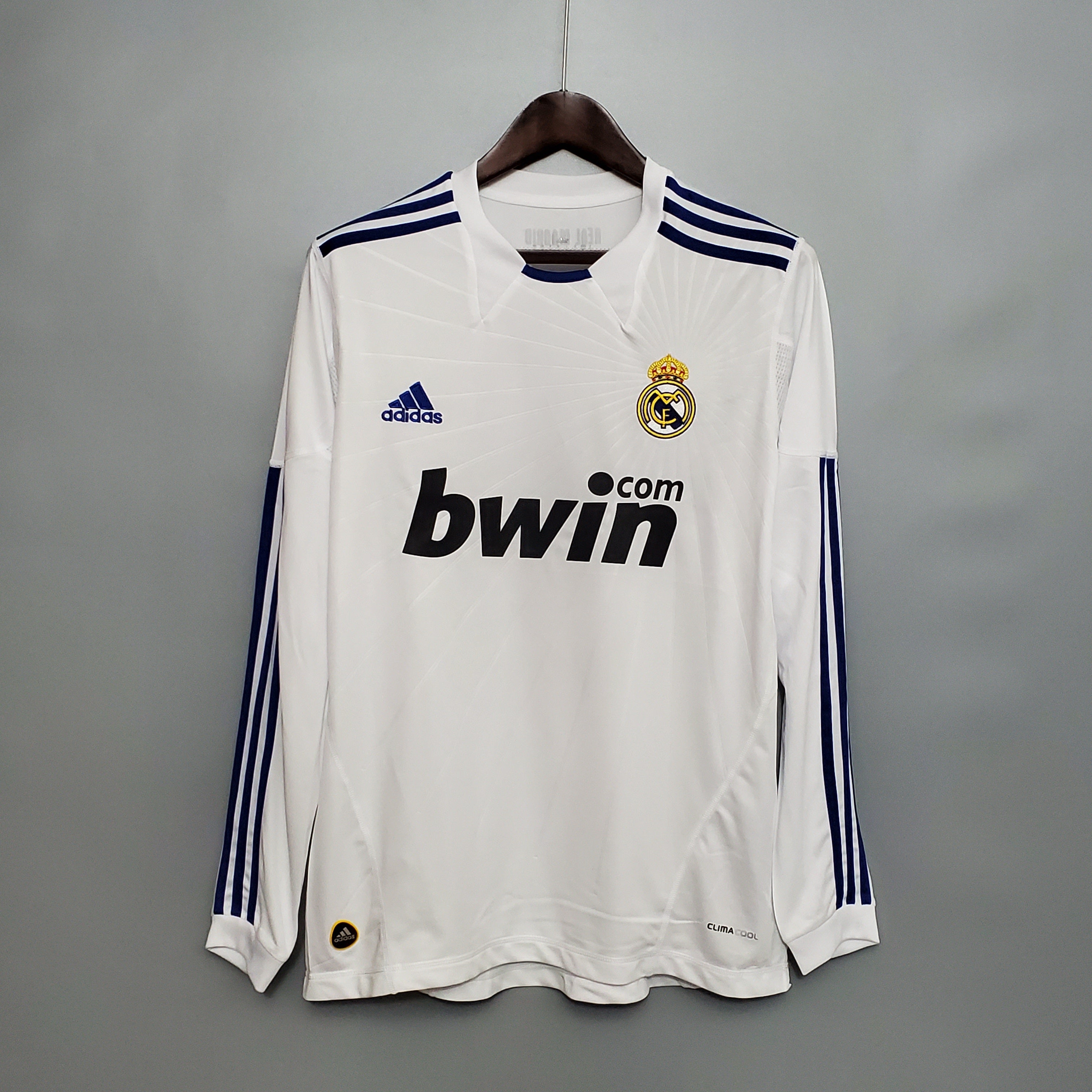 Real Madrid 2010 - 2011 Home Jersey Long-Sleeved
