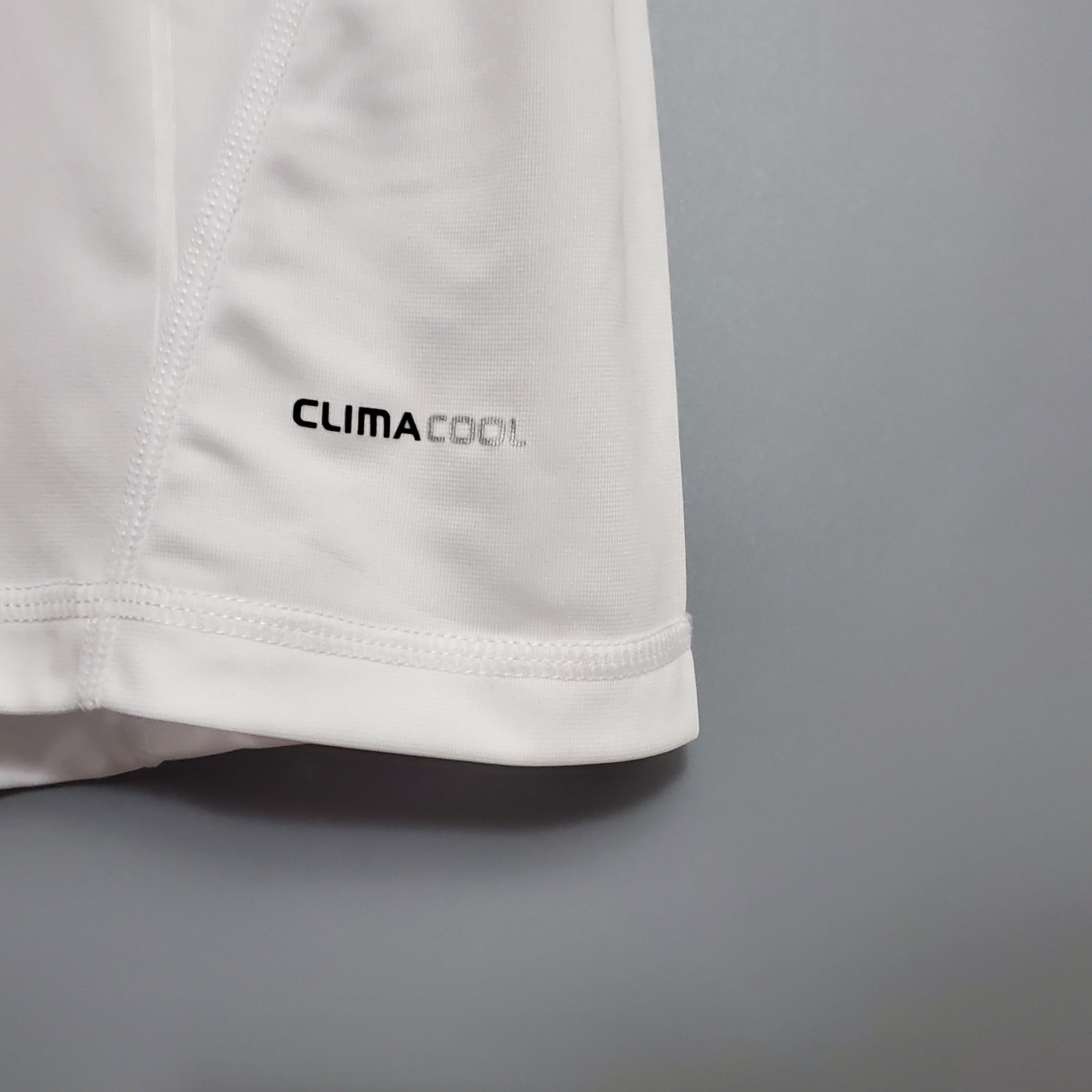 Real Madrid 2010 - 2011 Home Jersey