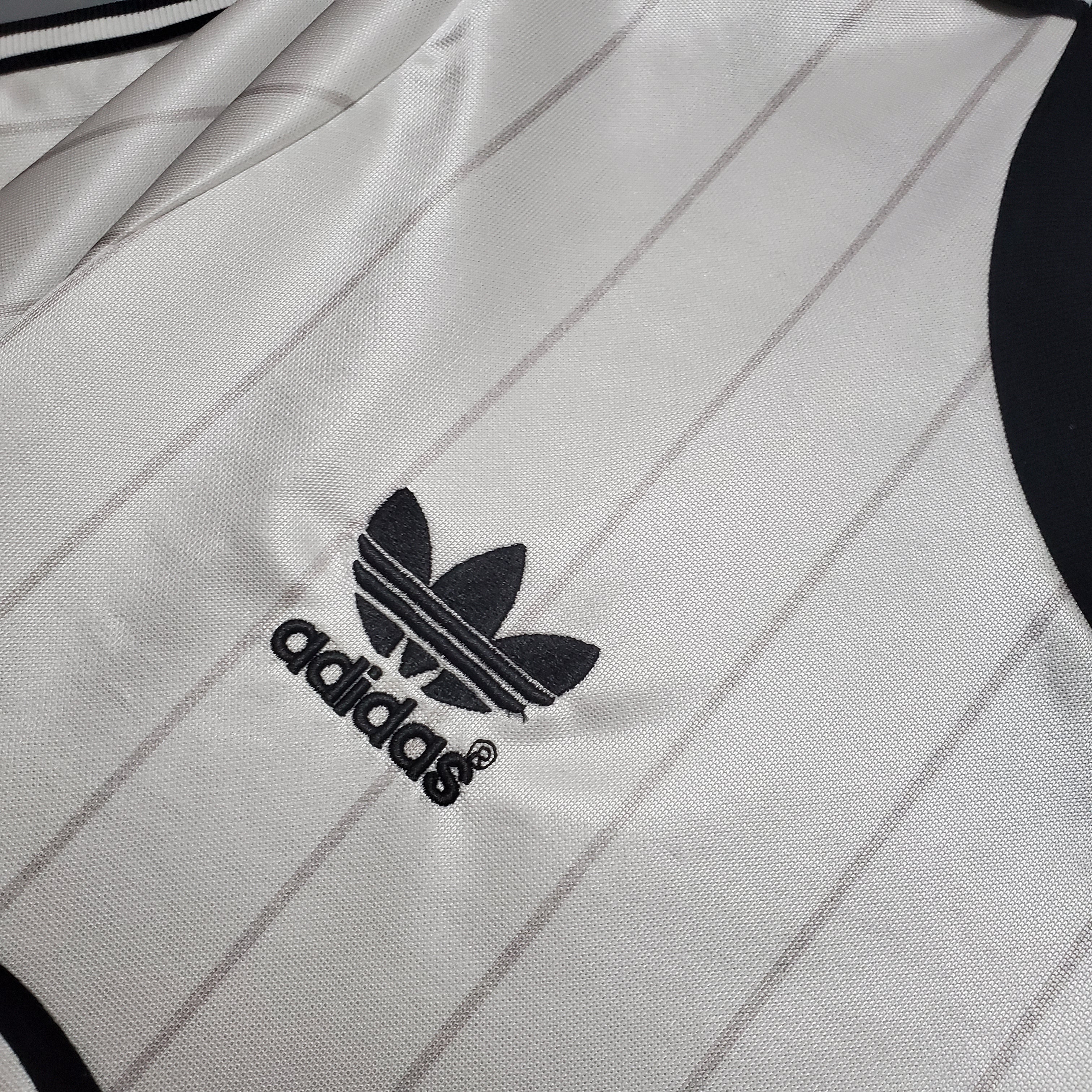 Manchester United 1982 - 1984 Away Jersey