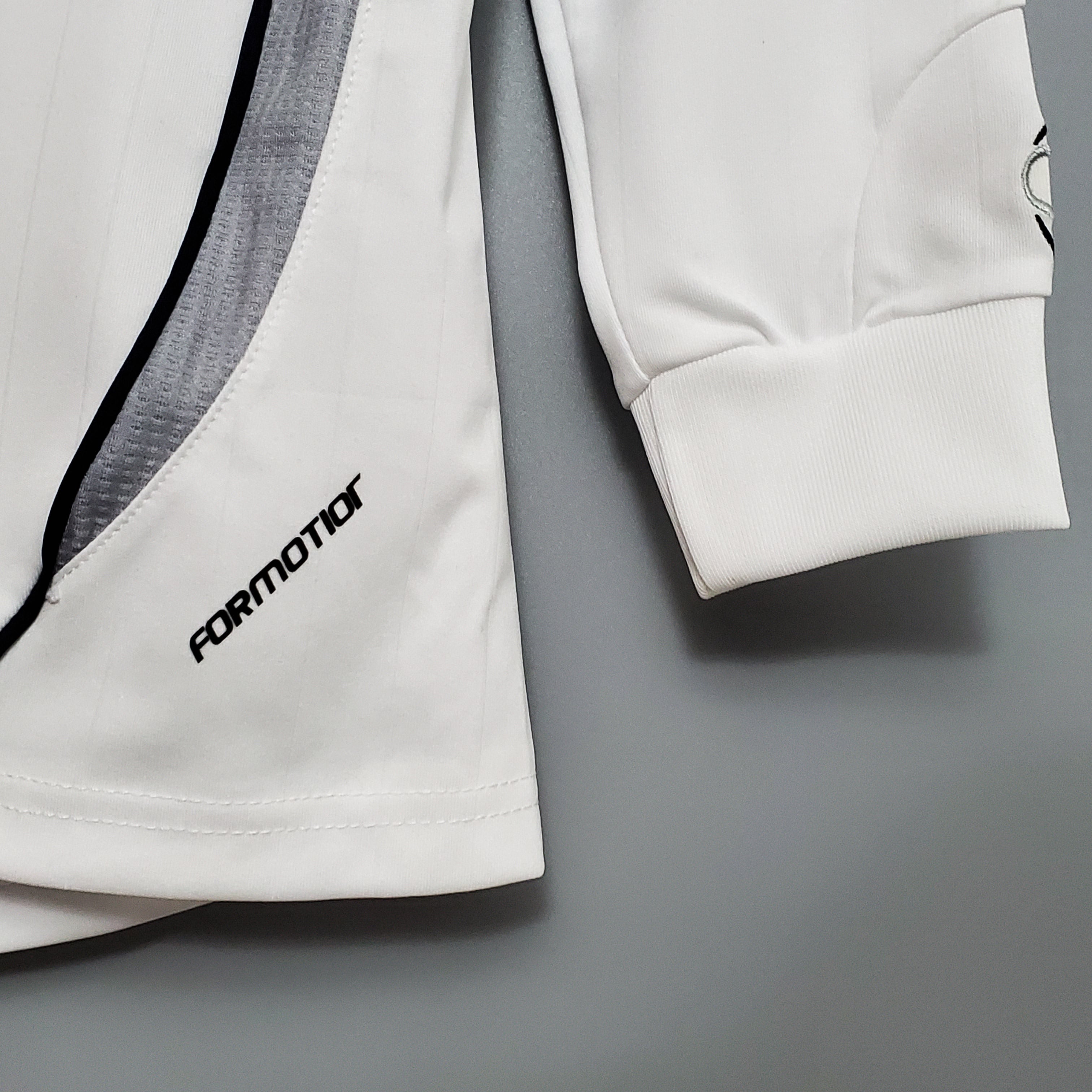 Real Madrid 2006 - 2007 Home Jersey Long-Sleeved