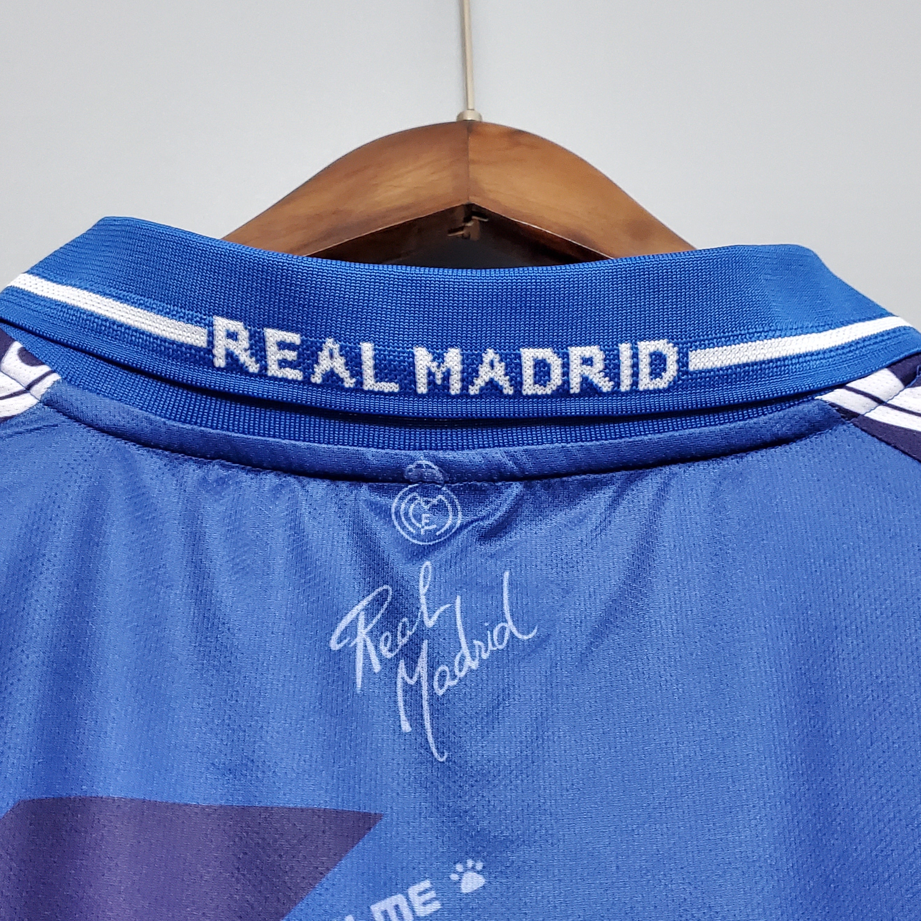 Real Madrid 1995 - 1996 Away Jersey