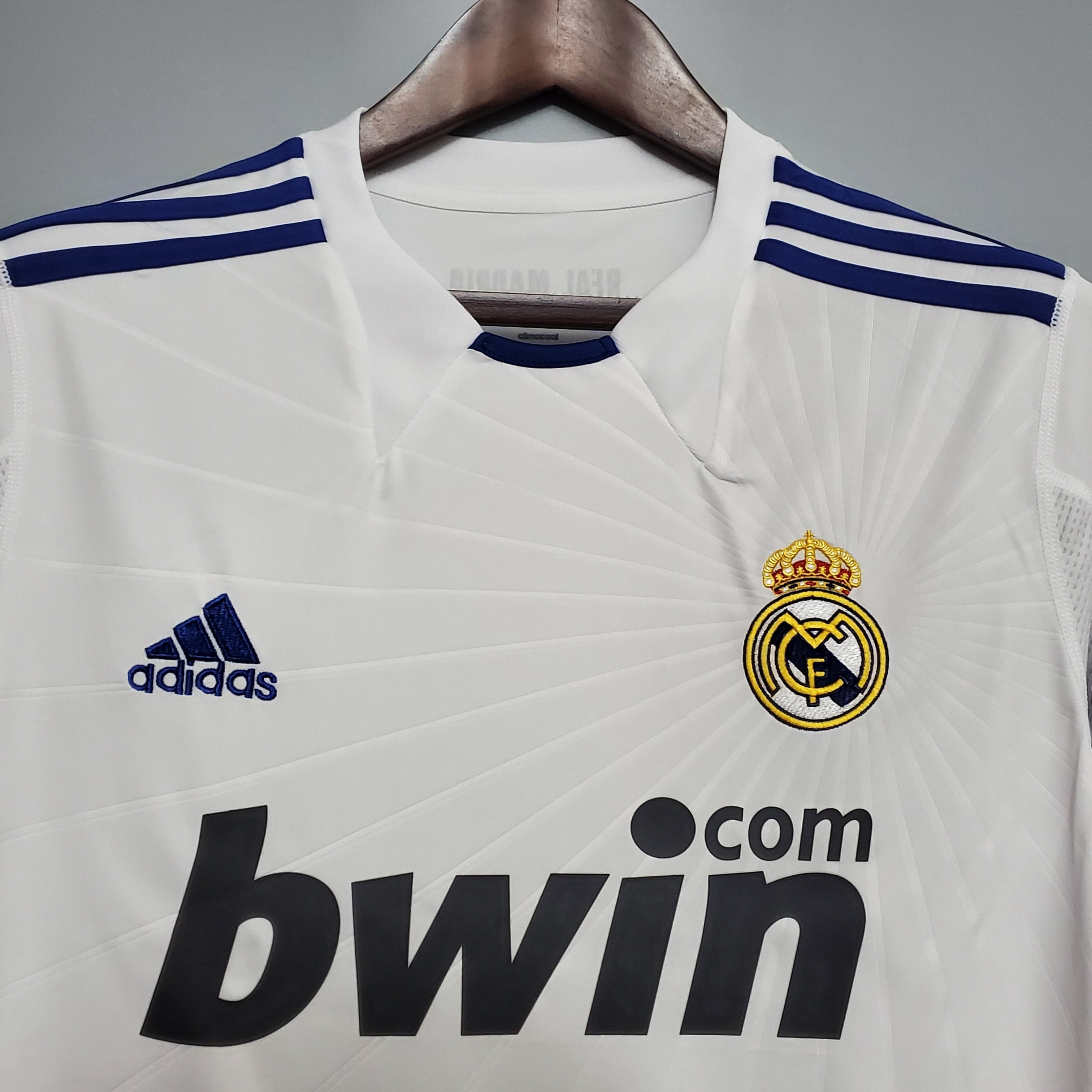Real Madrid 2010 - 2011 Home Jersey