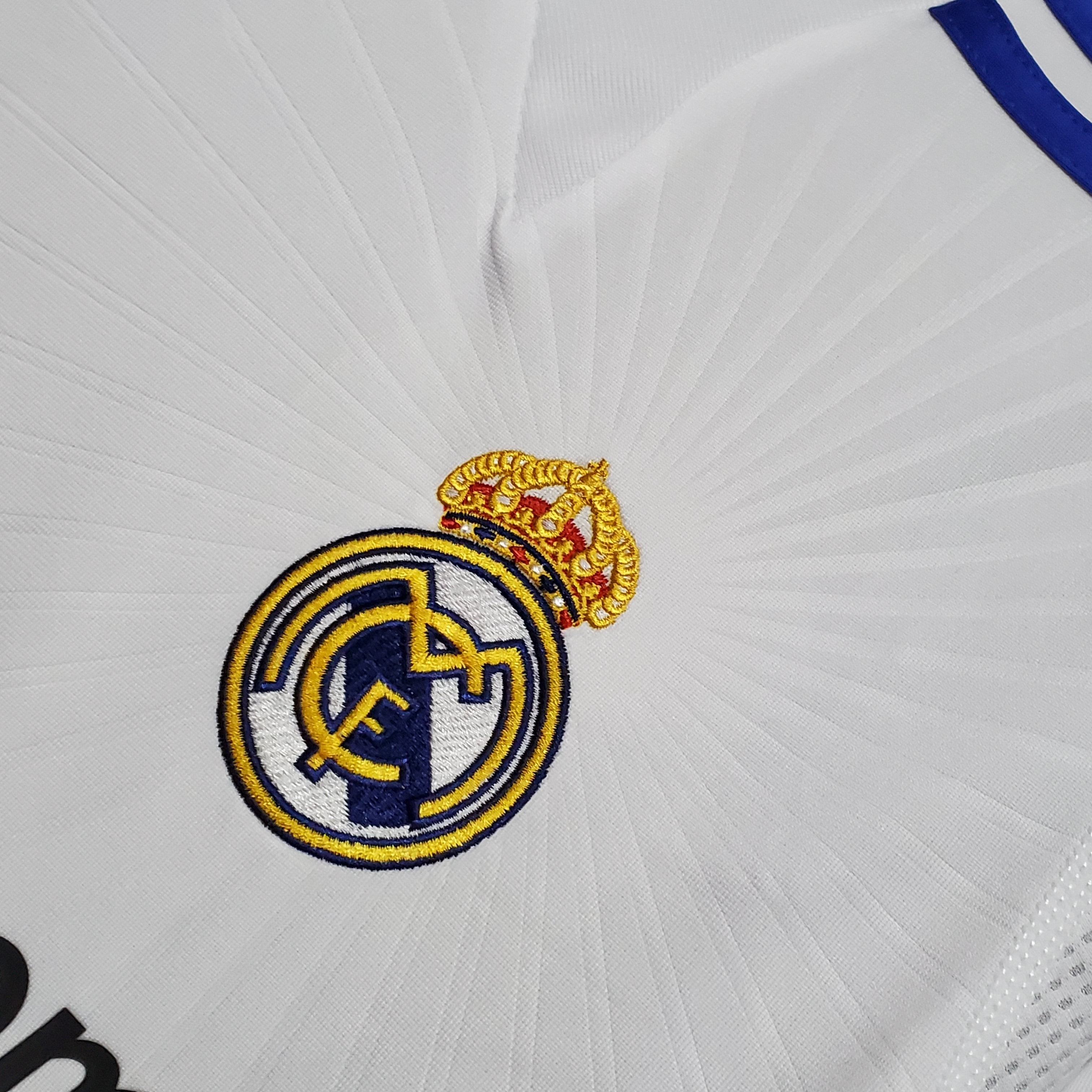 Real Madrid 2010 - 2011 Home Jersey Long-Sleeved