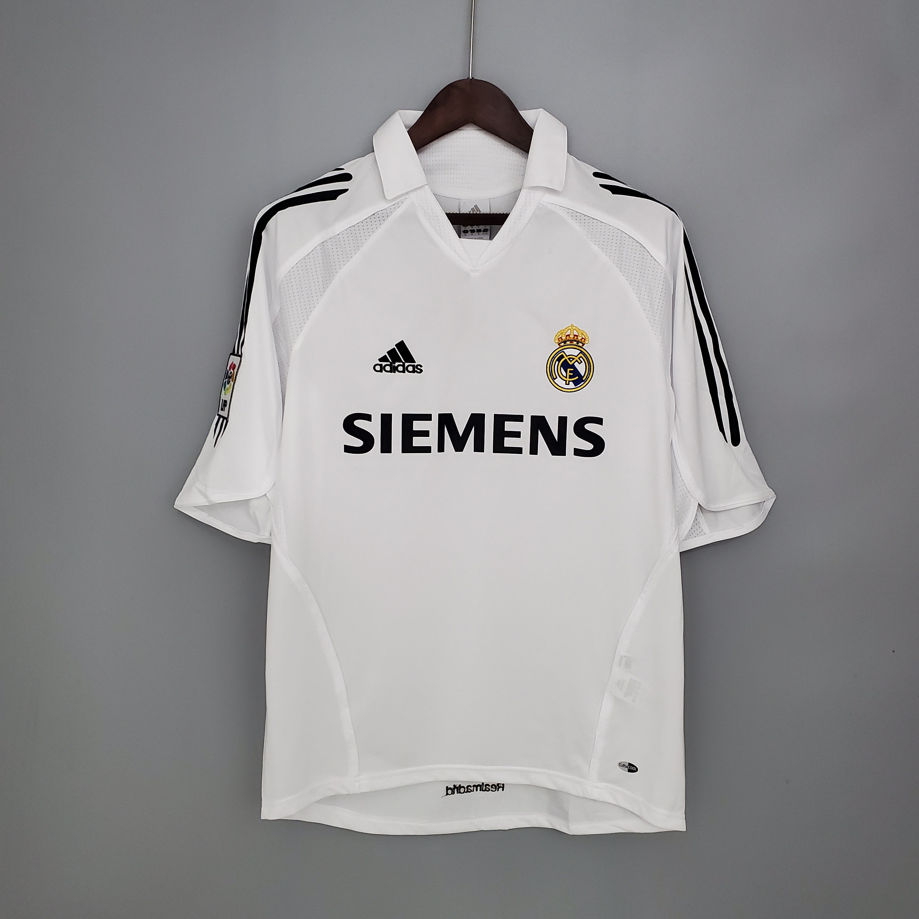 Real Madrid 2005 - 2006 Home Jersey