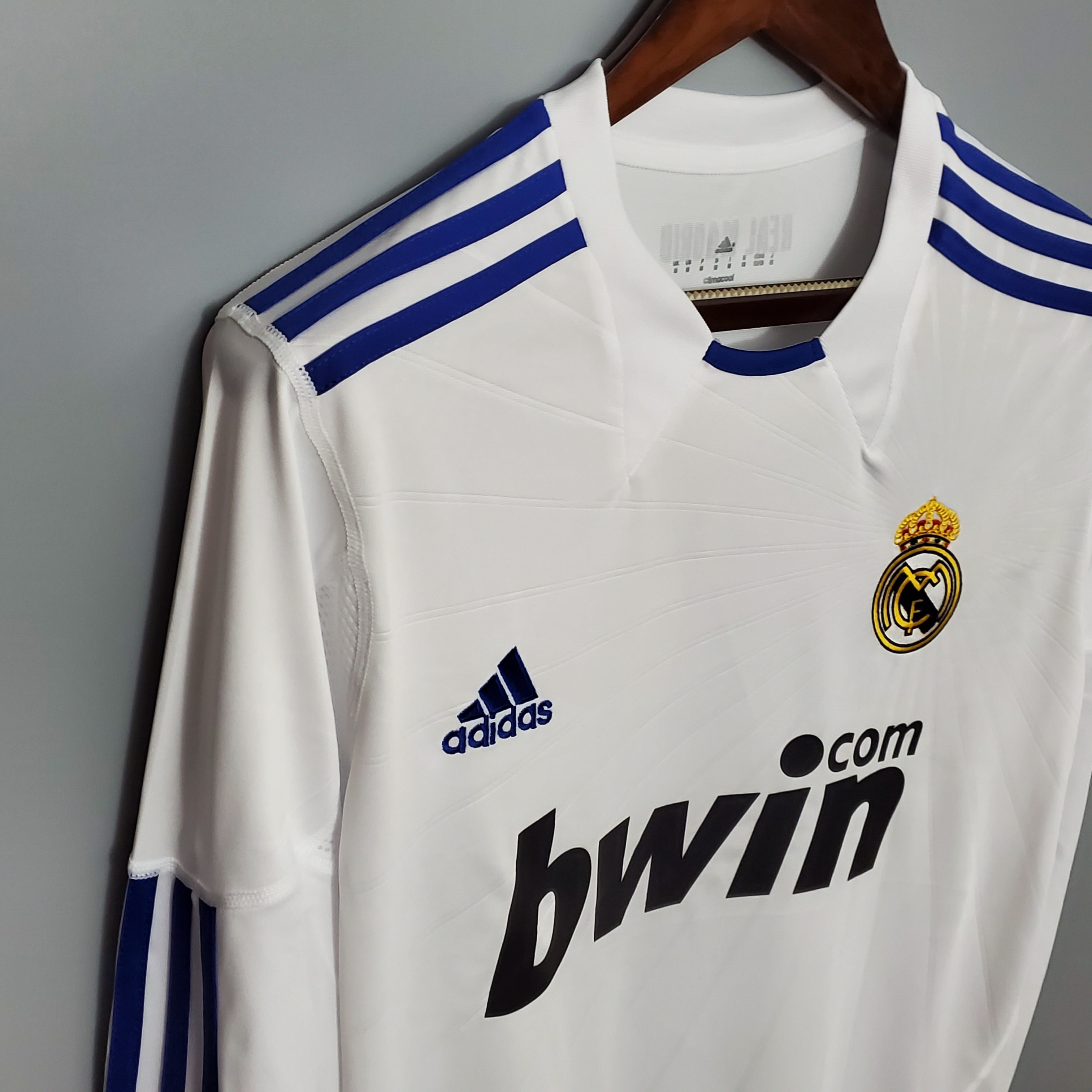 Real Madrid 2010 - 2011 Home Jersey Long-Sleeved