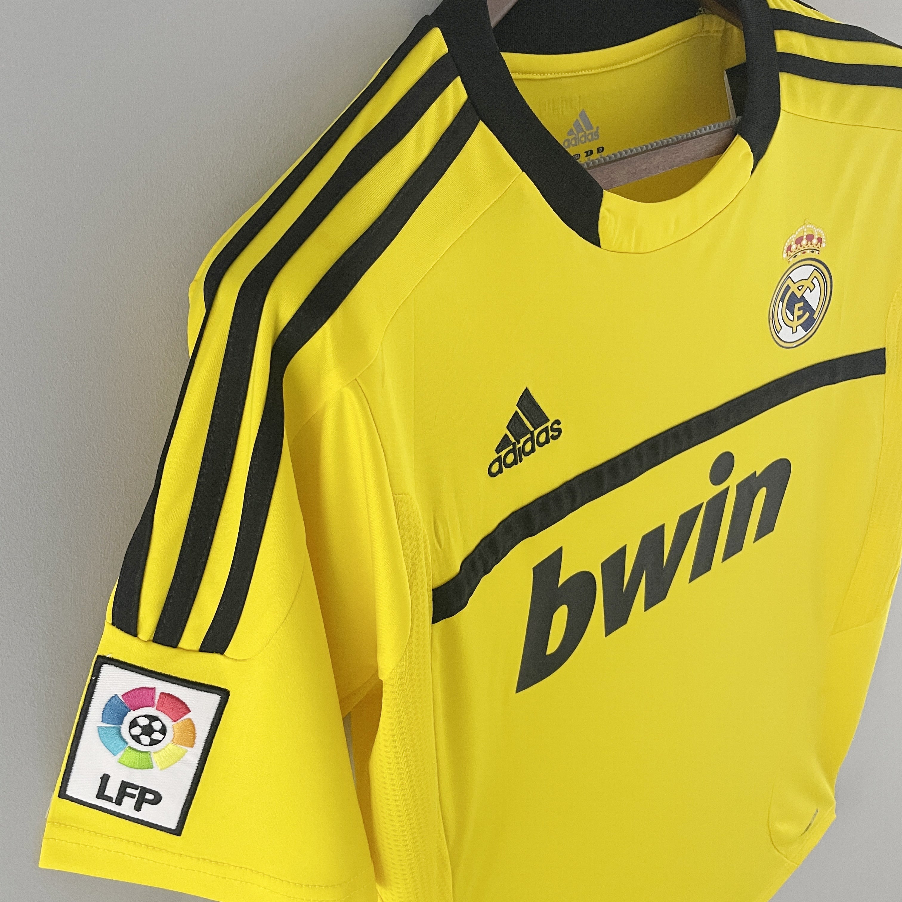 Real Madrid 2011 - 2012 Goalkeeper Jersey