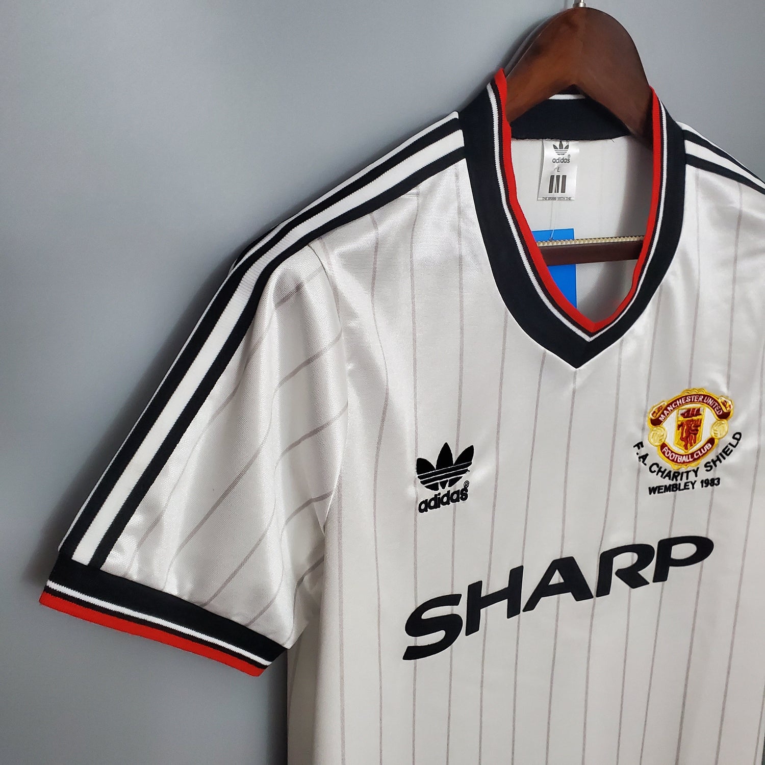 MANCHESTER UNITED 1982 - 1984 AWAY JERSEY