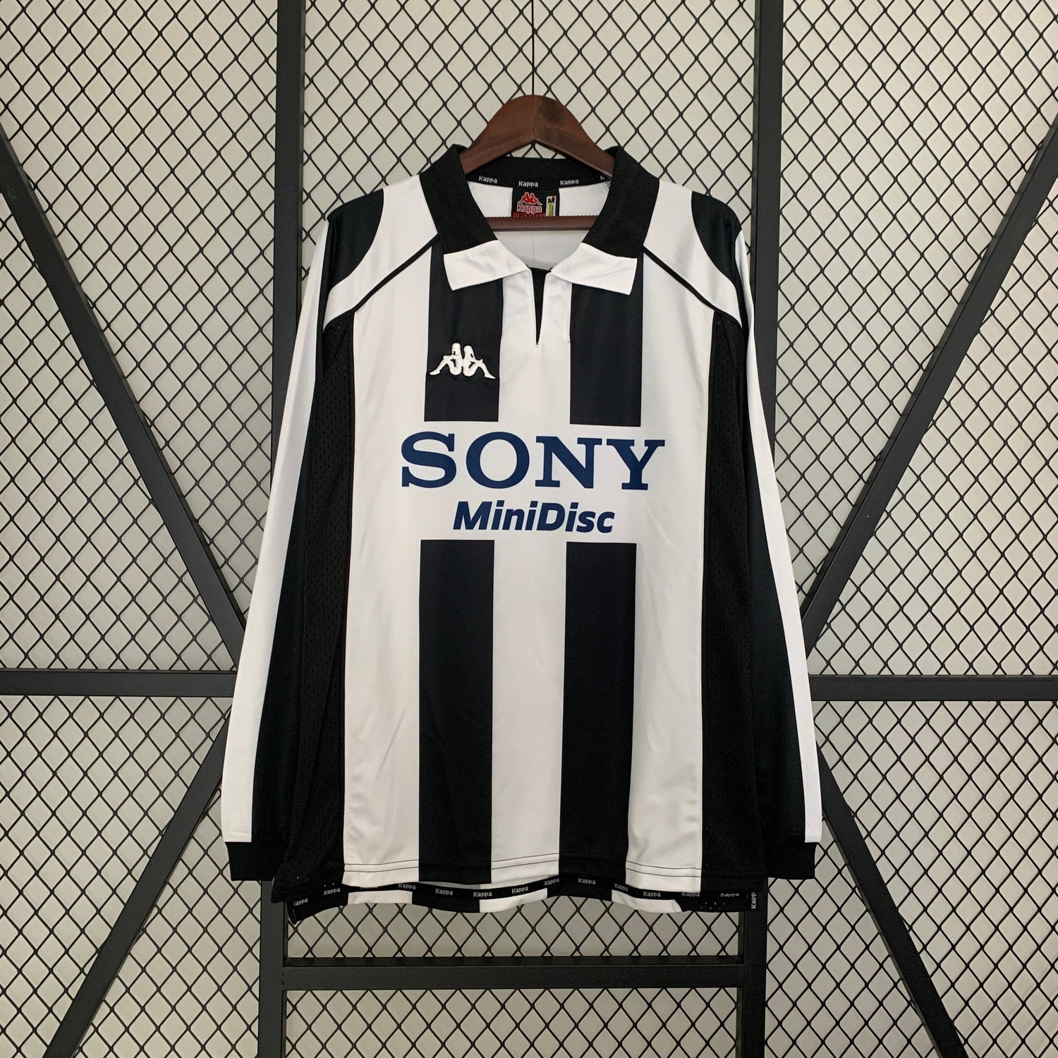 JUVENTUS 1997 - 1998 HOME JERSEY LONG SLEEVED