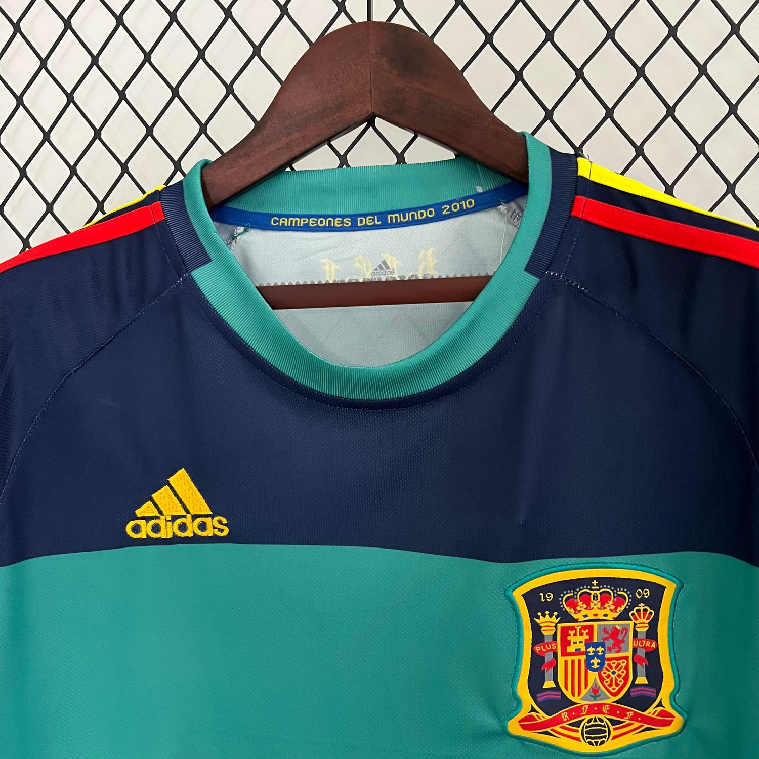 SPAIN 2010 WORLD CUP GOALKEEPER JERSEY