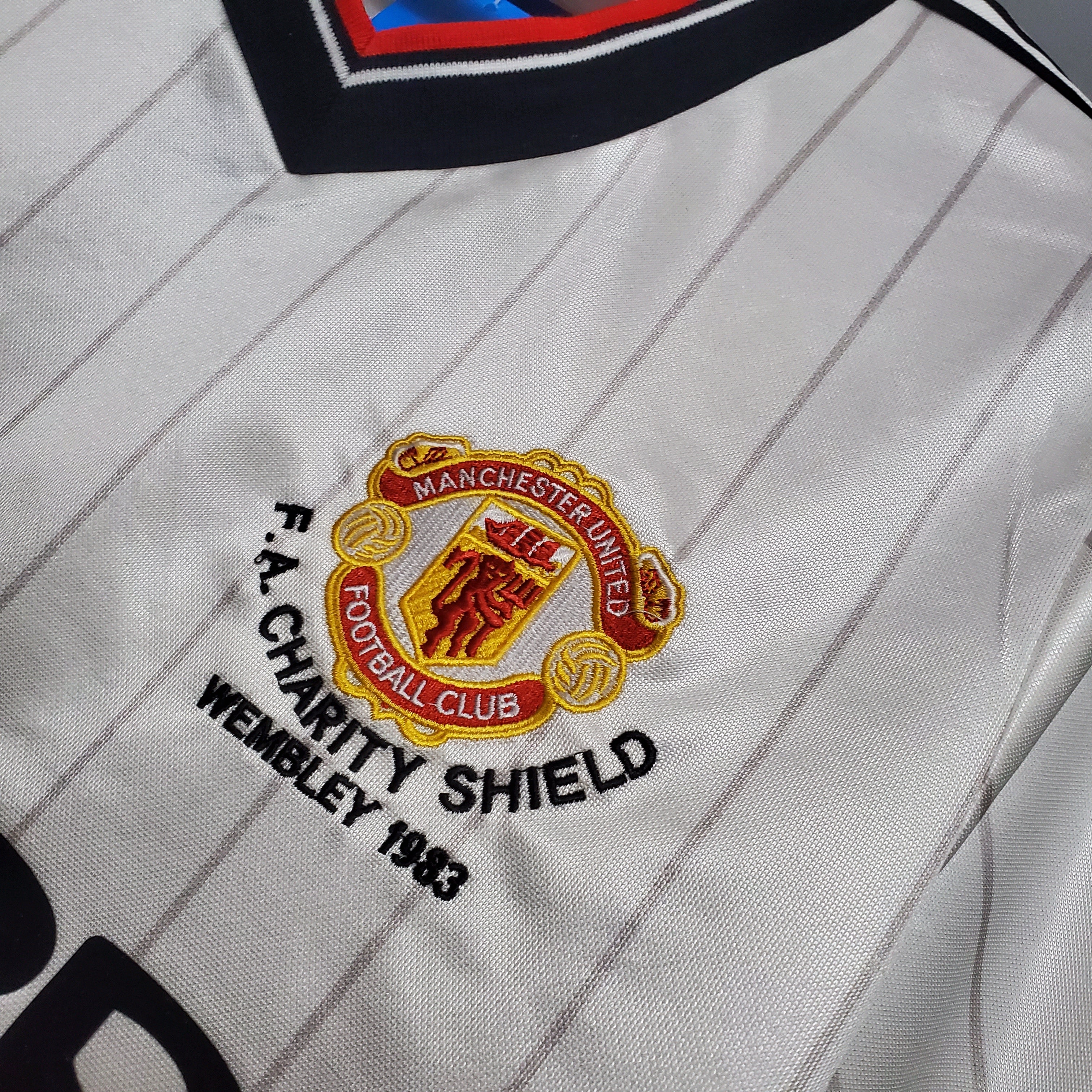 MANCHESTER UNITED 1982 - 1984 AWAY JERSEY