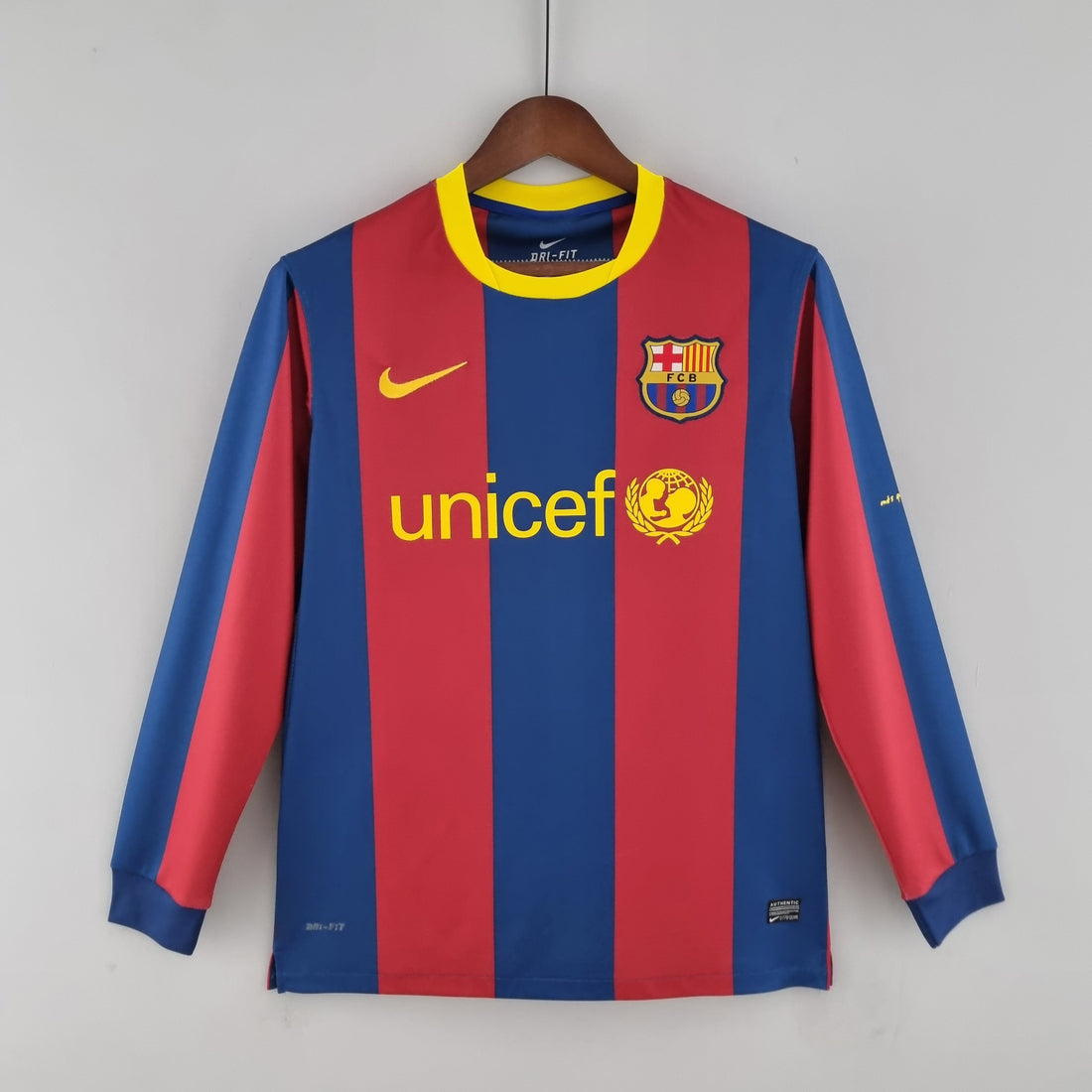 BARCELONA 2010 - 2011 HOME JERSEY LONG-SLEEVED