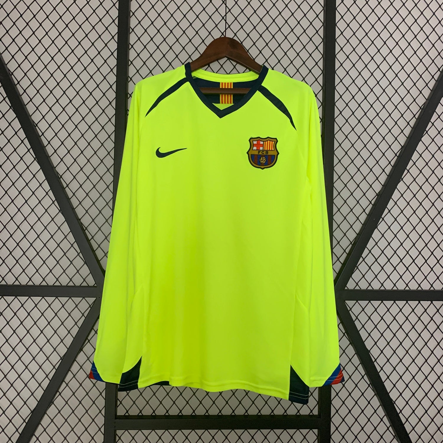 BARCELONA 2005 - 2006 AWAY JERSEY LONG SLEEVED