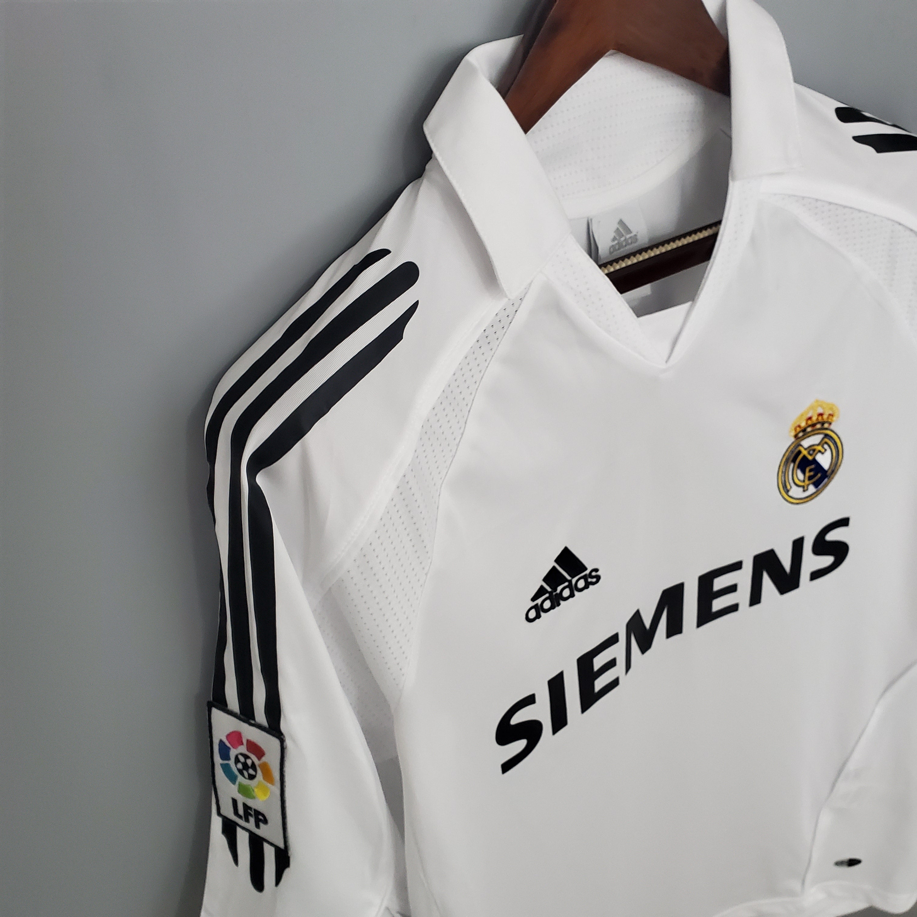 REAL MADRID 2005 - 2006 HOME JERSEY