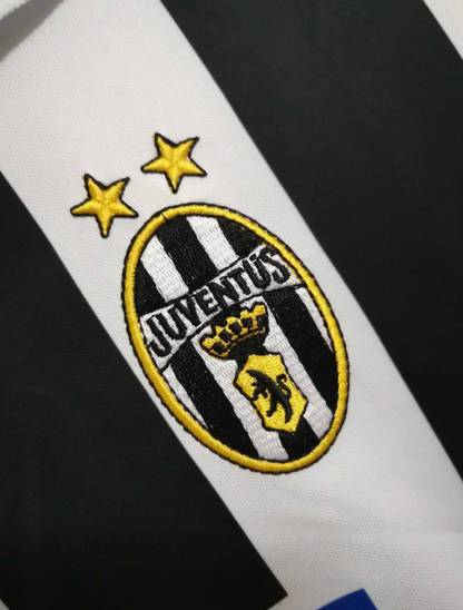 Juventus 1999 - 2000 Home Jersey Ling-Sleeved