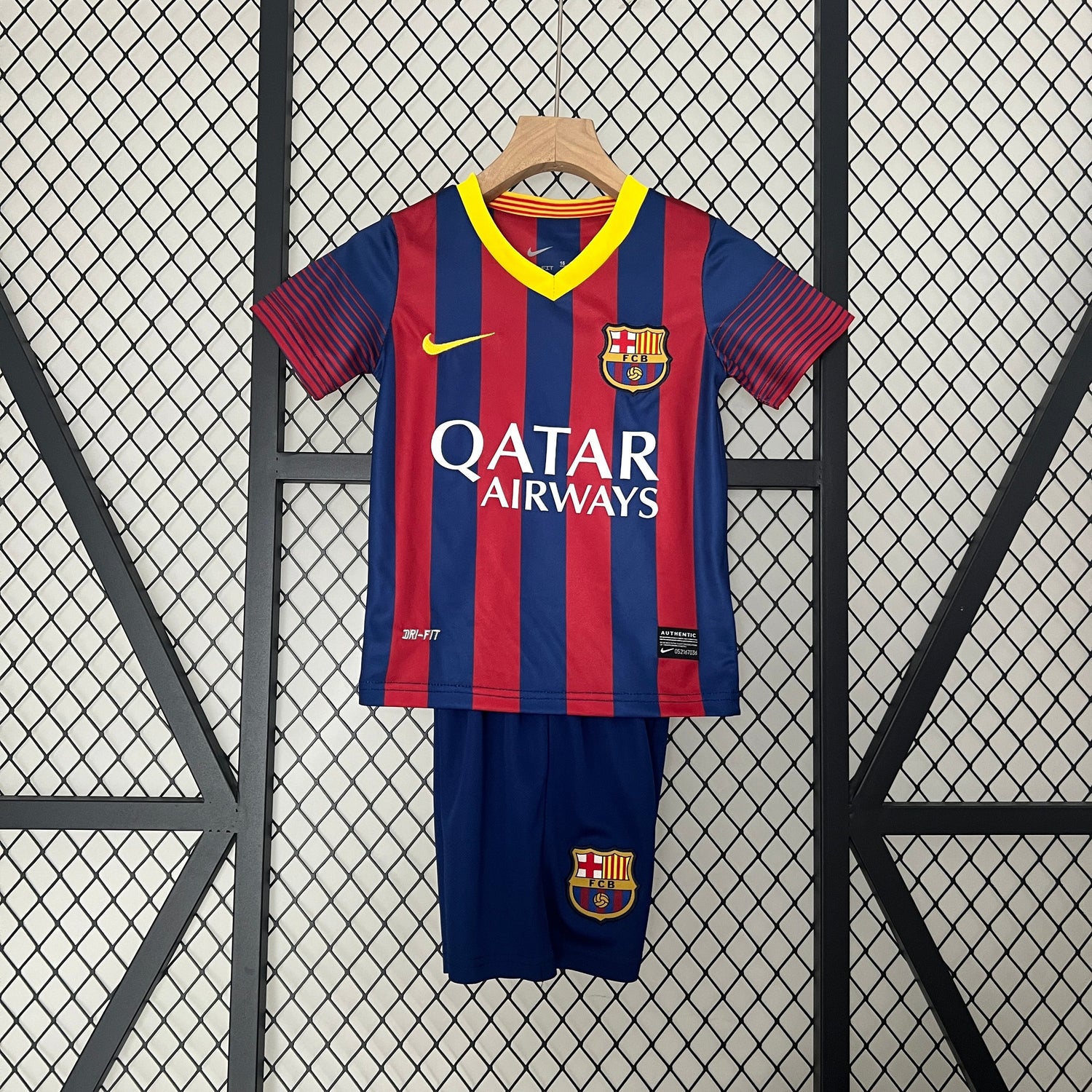 BARCELONA 2013 - 2014 HOME JERSEY FOR CHILDREN