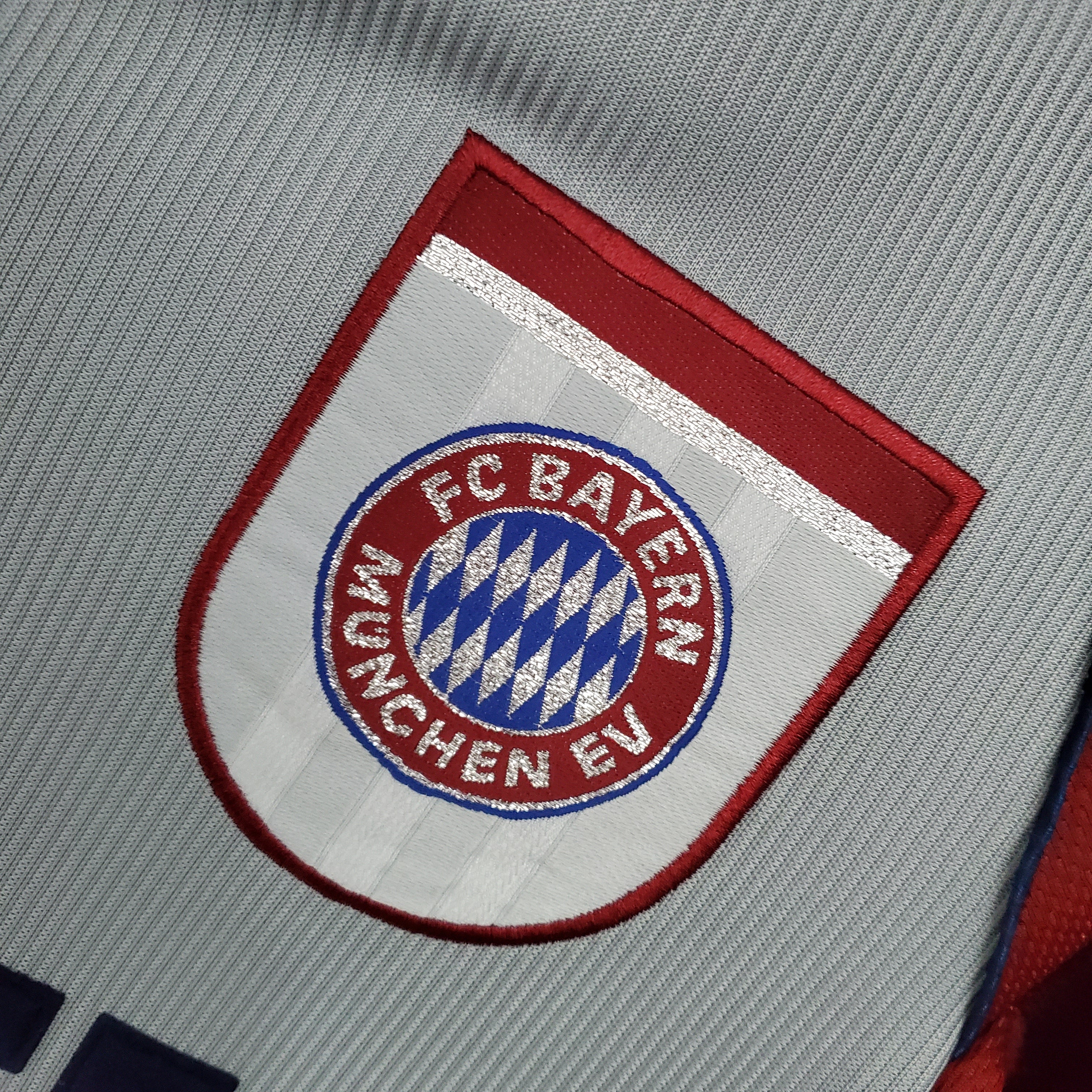 BAYERN MÜNCHEN 1998 - 1999 AWAY JERSEY