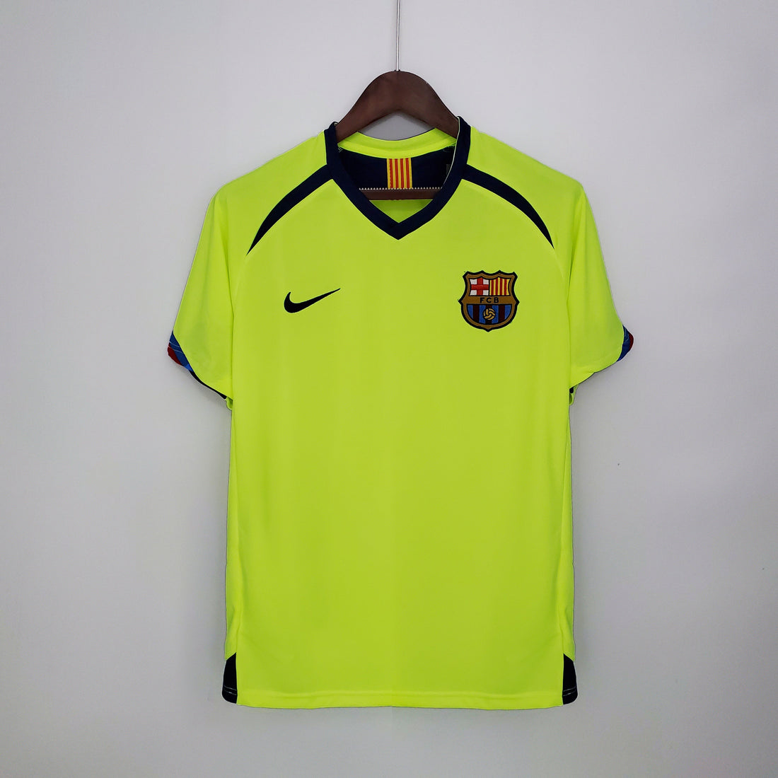 BARCELONA 2005 - 2006 AWAY JERSEY