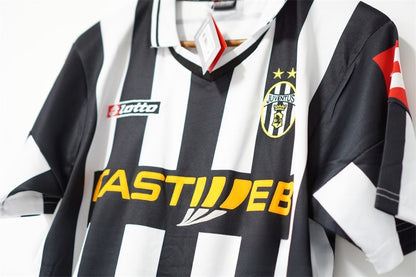 Juventus 2001 - 2002 Home Jersey