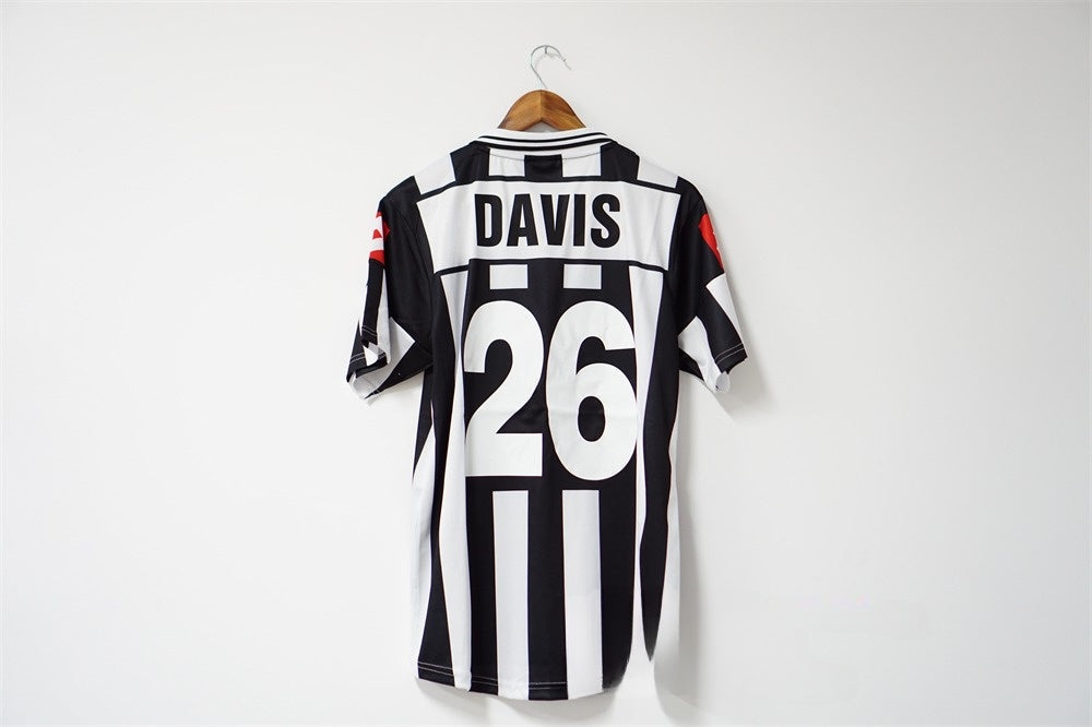 Juventus 2001 - 2002 Home Jersey